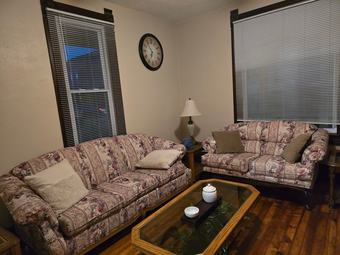 Living room - 2107 Windsor Ave