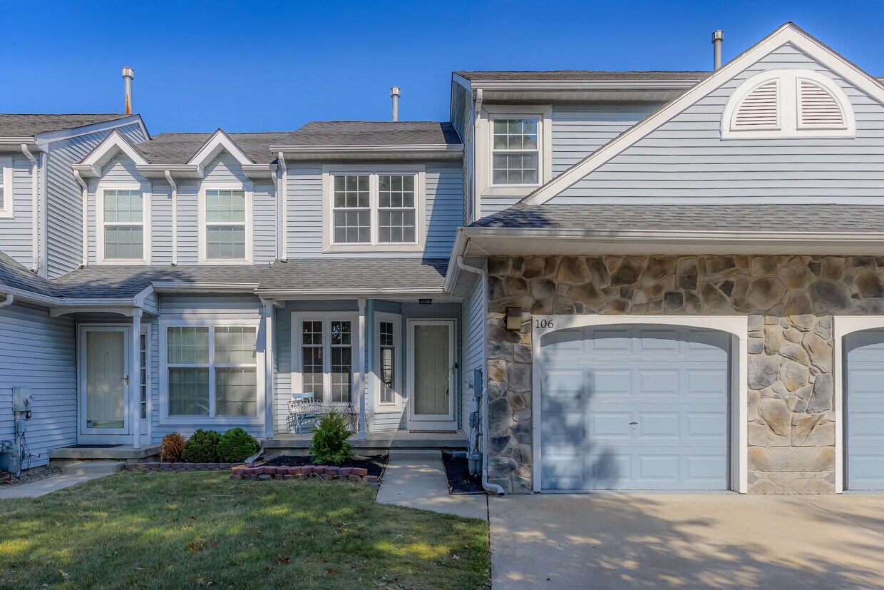 106 Kerry Lynn Ct, Monroe, NJ 08094 Townhome Rentals in Monroe NJ