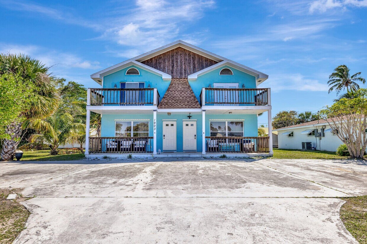 Foto principal - 1903 Plover Ave