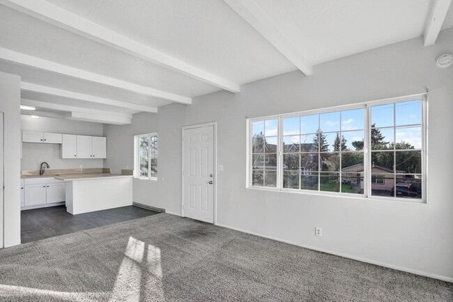 Foto del edificio - 1106-1112-1112 NE 81st Ave