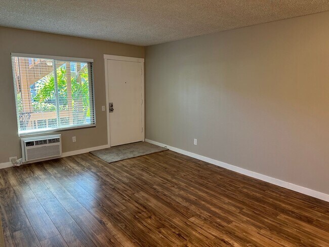 Foto del edificio - Newly Renovated 1 Bed / 1 Bath Condo for Rent in Mission Valley!
