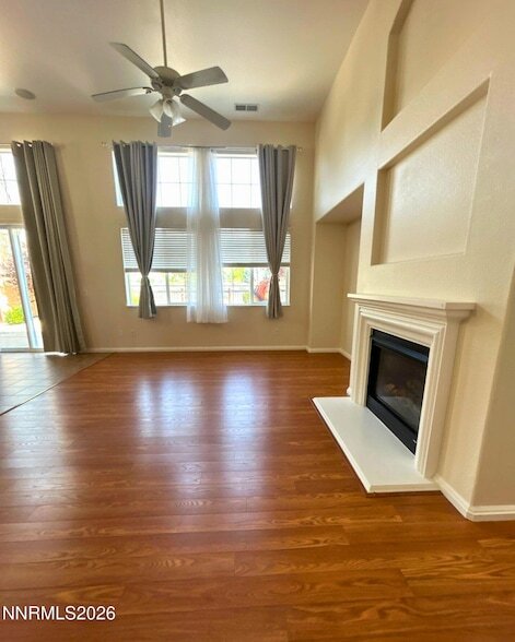 Foto del edificio - 6634 Magical Dr