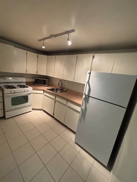 Foto del edificio - 253 E Delaware Pl