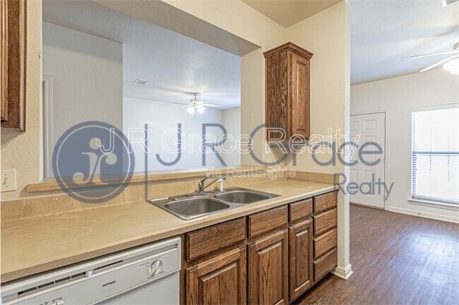 Foto del edificio - 10009 Amber Cir