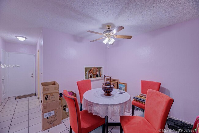 Building Photo - 140 Royal Palm Rd