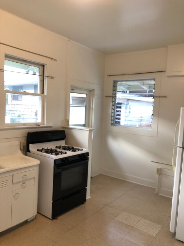 Foto principal - Charming Studio w/ Full Kitchen in Kaimuki!