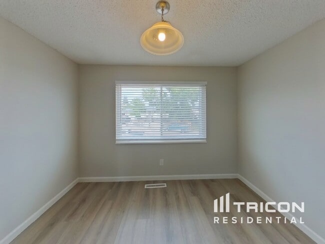 Building Photo - 6821 Mescalero Dr