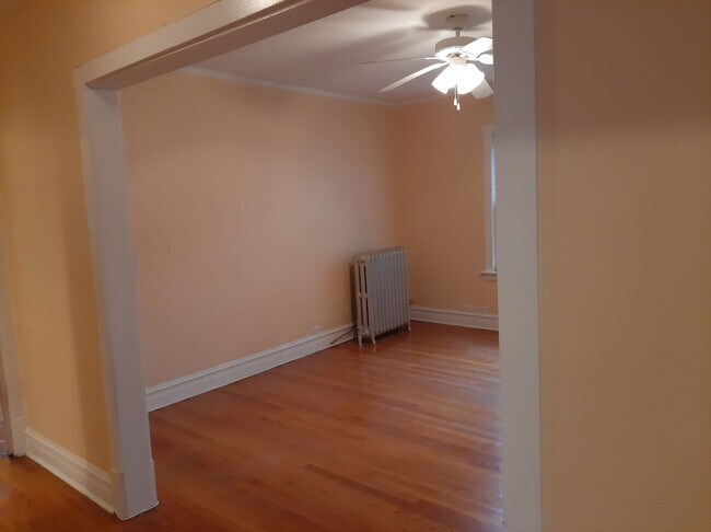 Foto del edificio - 5622 N Mango Ave