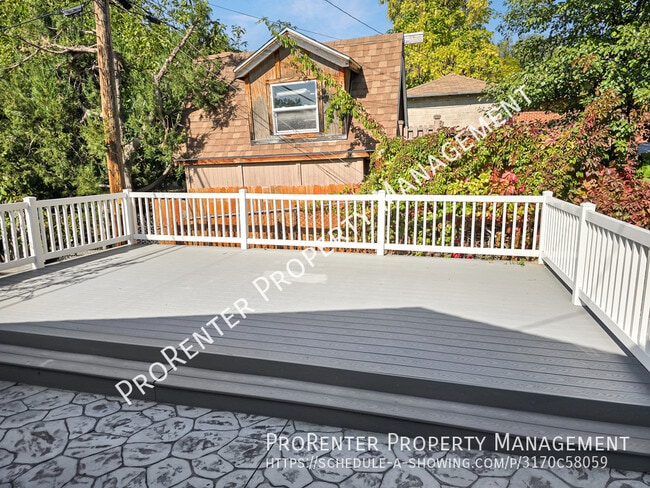 Foto del edificio - 1162 Collins Blvd