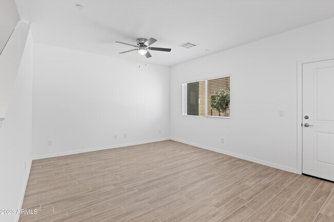 Foto del edificio - 2842 E Tracy Ln