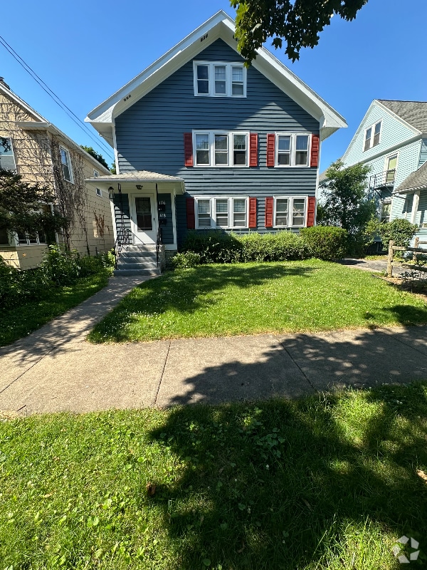 Building Photo - 176 Hillside Ave