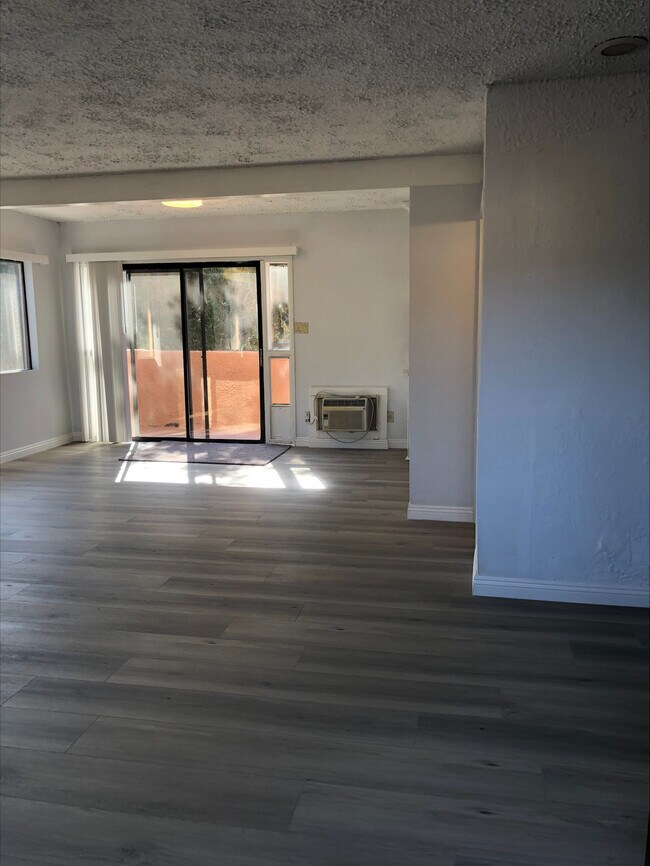 Foto del edificio - 401 Western Ave