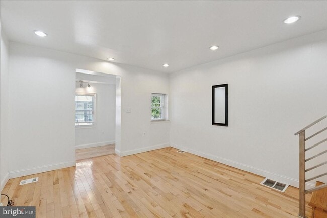 Building Photo - 1313 S Stanley St