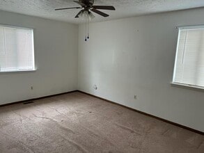 Building Photo - 729 Brunot St