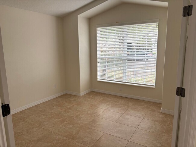 Building Photo - Gated community in quiet subdivision