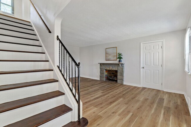 Foto del edificio - *Newly Renovated & Spacious 4BD/3BA Single-Family Home Available in Baldwin*