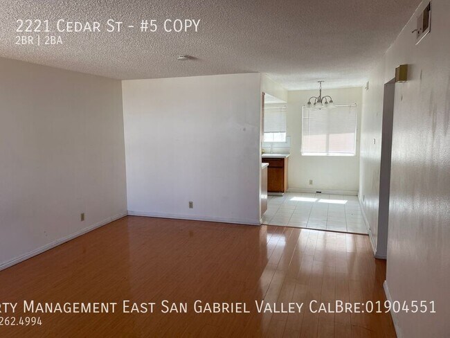 Foto del edificio - 2221 Cedar St