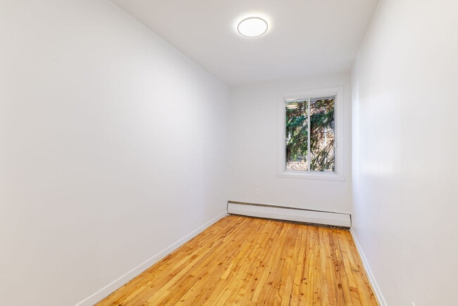 Building Photo - 6305 De La Roche