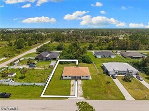 Building Photo - 909 Jaguar Blvd