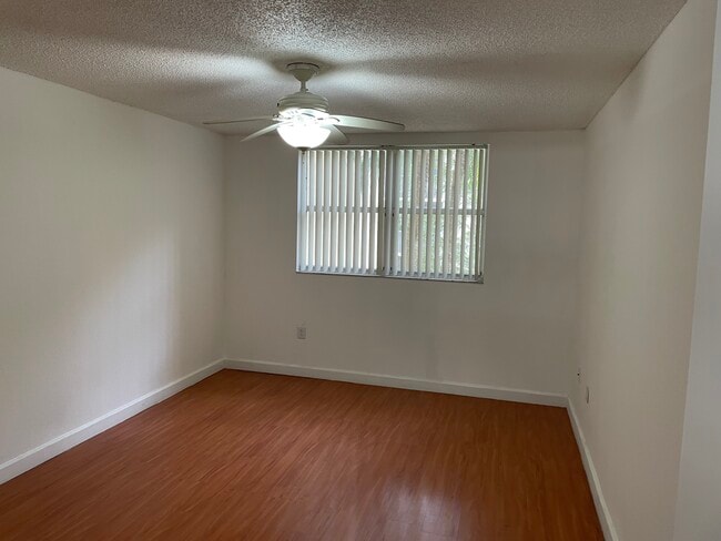 Building Photo - 8215 Lake Dr