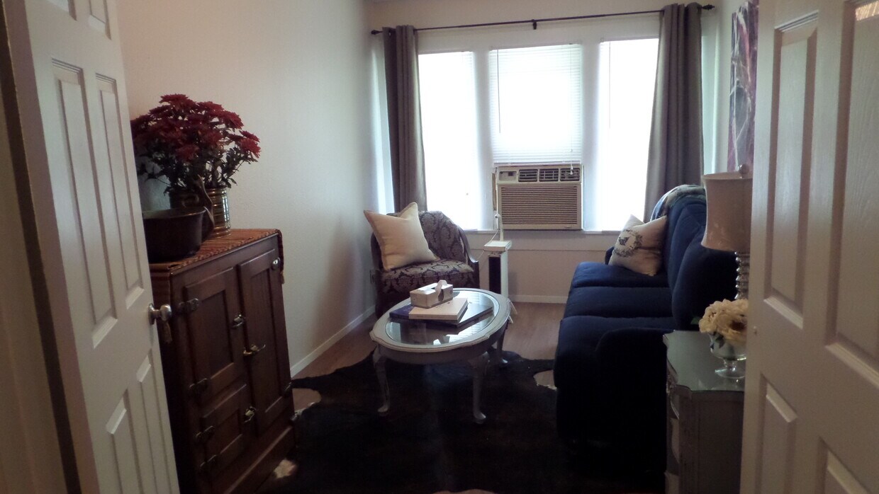 LIVING ROOM - 2309 Sanger Ave