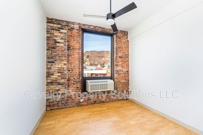 Foto del edificio - 1831 W Michigan St