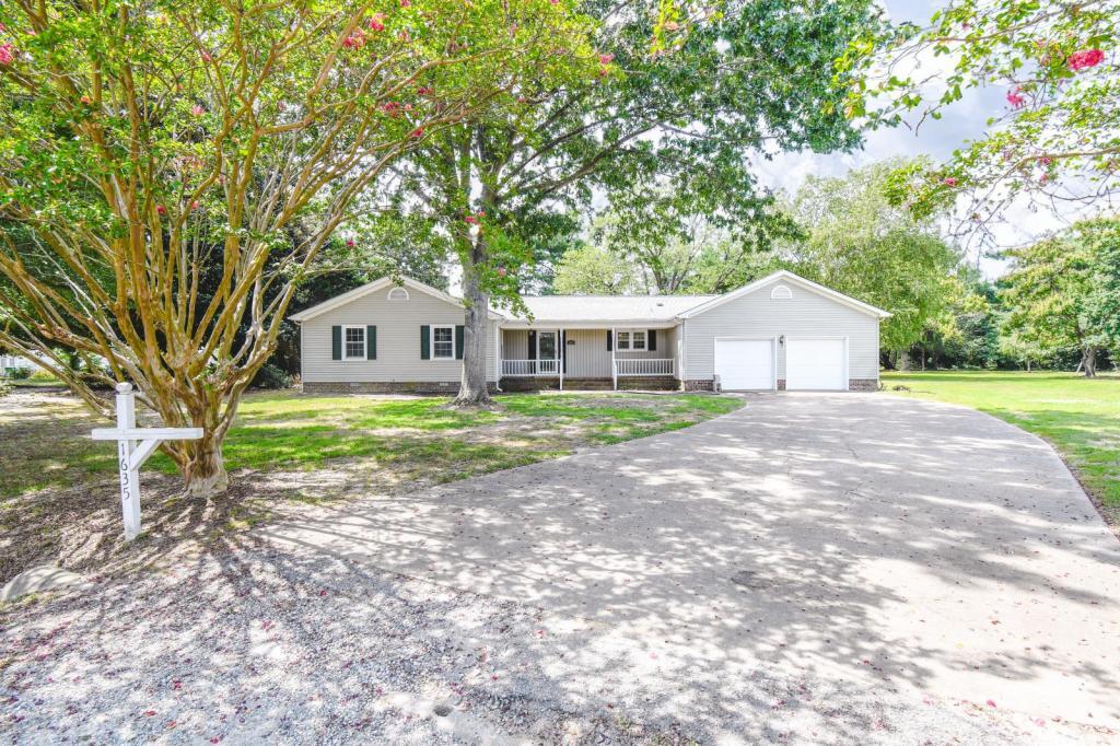 1635 Colony Cir, Gloucester Point, VA 23062 House Rental in