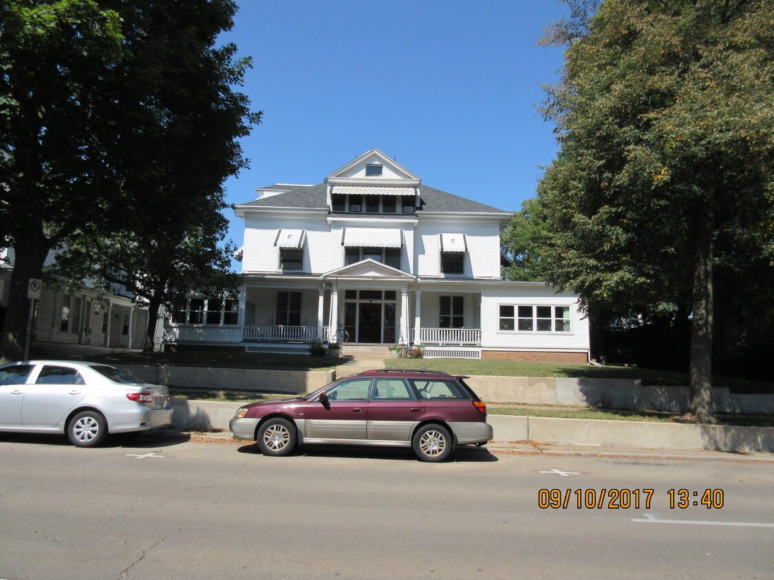 Primary Photo - 410 W Church St