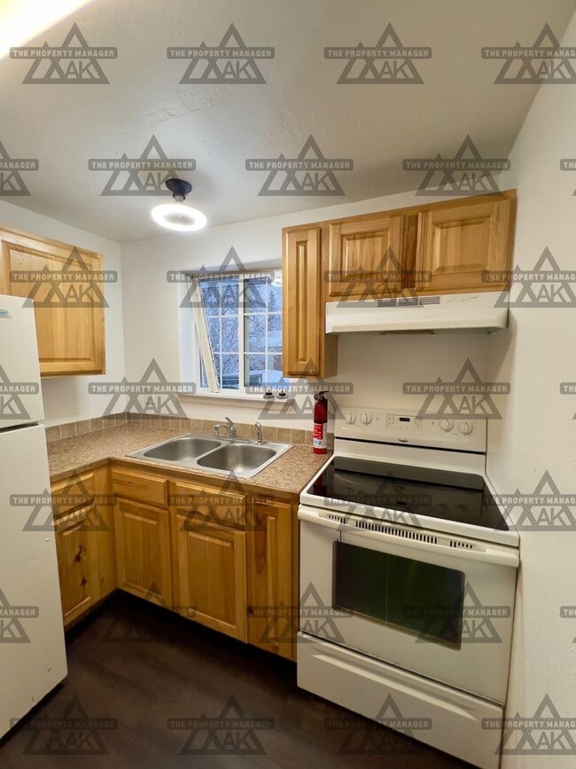 Building Photo - West Fifth Avenue