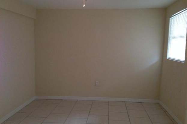 Foto del edificio - 406 Tyler Ave