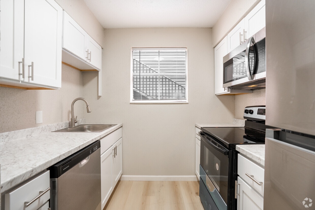 Foto principal - Courtyard Estates