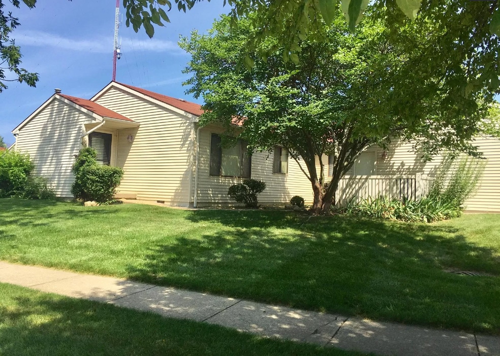 2502 Heritage Dr Unit 2502, Champaign, IL 61822 Condo for Rent in Champaign, IL