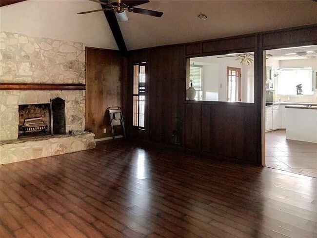 Foto del edificio - 5221 Fulwell Dr