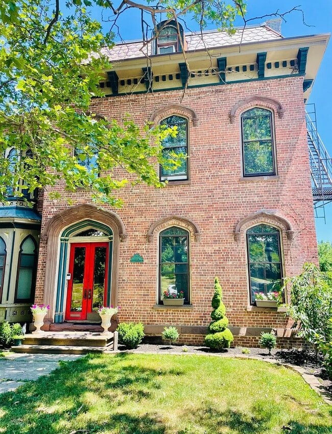 Building Photo - 222 Montgomery St