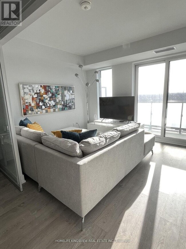 Photo du bâtiment - 2550 Simcoe St N