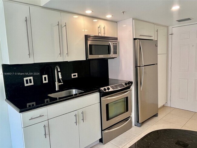 Foto del edificio - 450 SW 3rd St