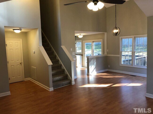 Building Photo - 104 Love Valley Dr