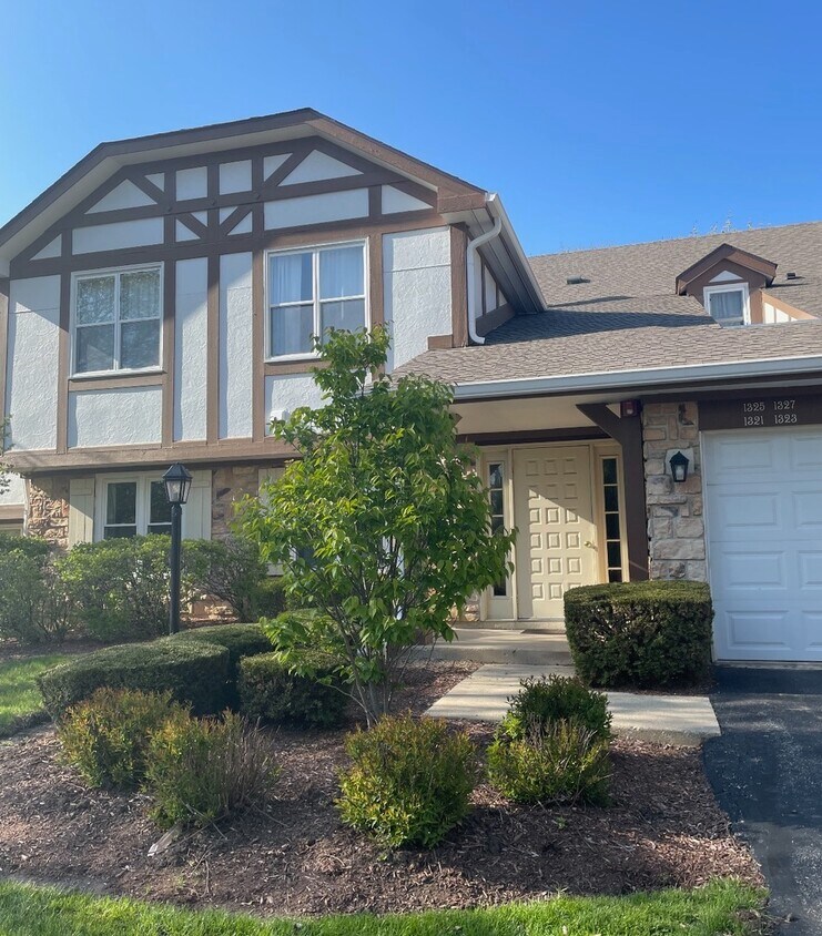 1323 Cromwell Ct Unit 1323, Vernon Hills, IL 60061 Condo for Rent in