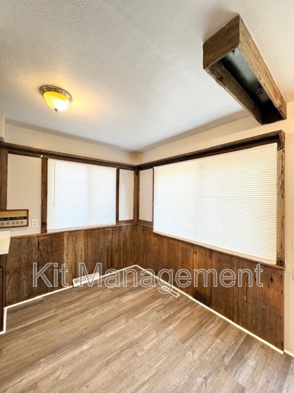 Foto del edificio - 2241 W Laskey Rd