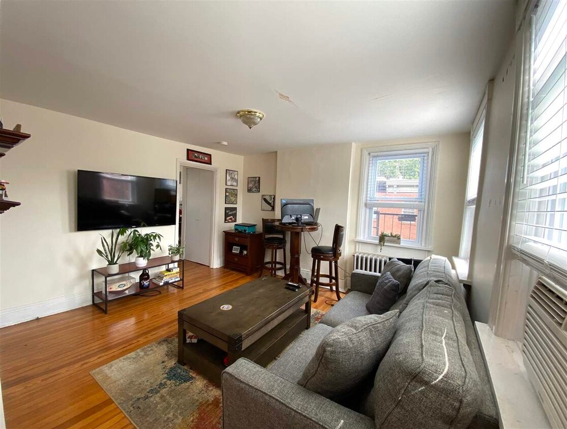 647 Garden St Unit 3W, Hoboken, NJ 07030 Condo for Rent in Hoboken