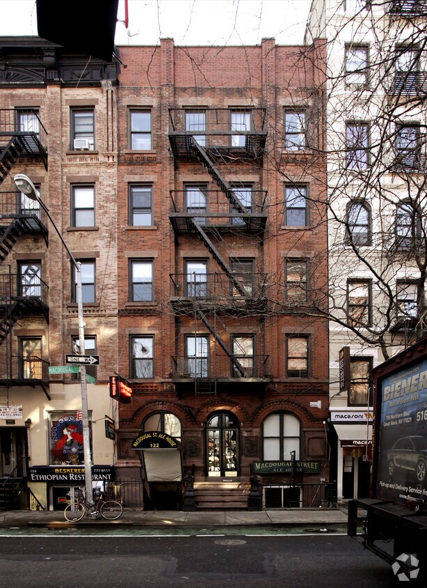 Foto del edificio - 122 MacDougal St