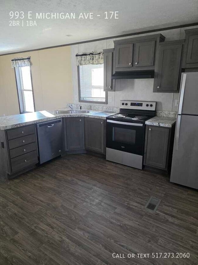 Foto del edificio - 993 E Michigan Ave