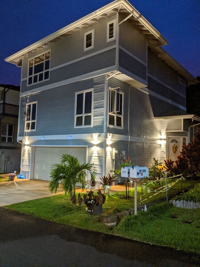 Building Photo - Convenient Location with AC and Solar Photovoltaic