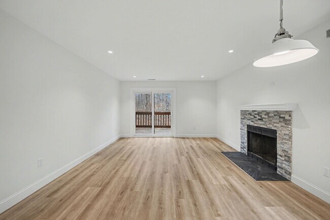 Living room w fireplace - 156 Heatherwood Dr
