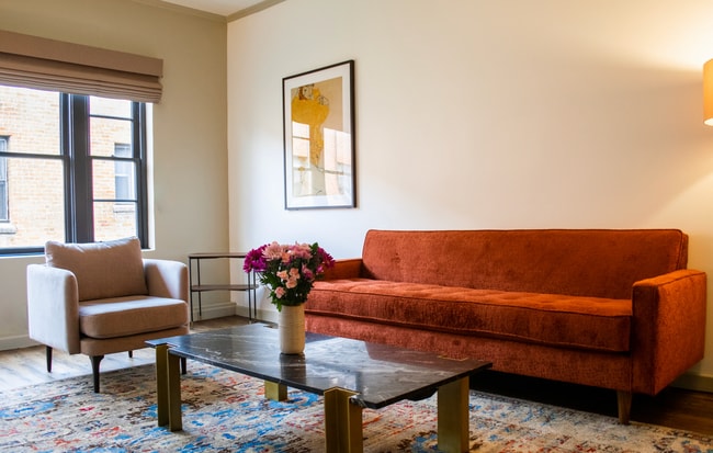 Foto del edificio - 1832 N Cherokee Ave