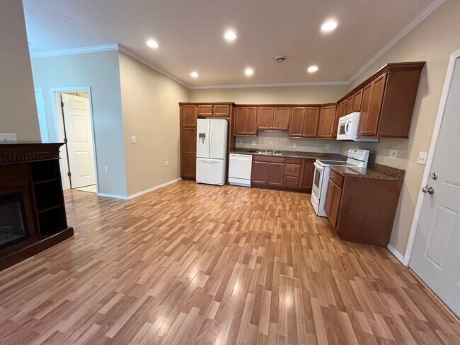 Foto del edificio - 2 Bedroom Townhome In Lennox, SD!!