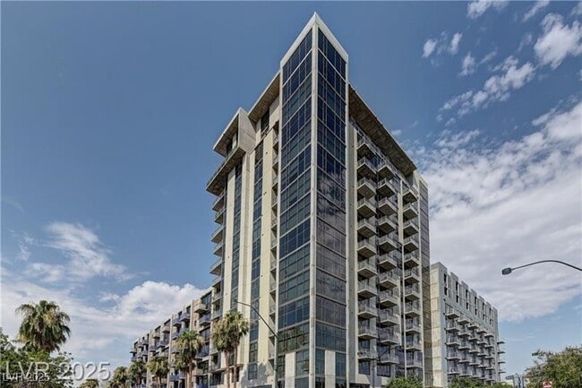 Foto del edificio - 353 E Bonneville Ave