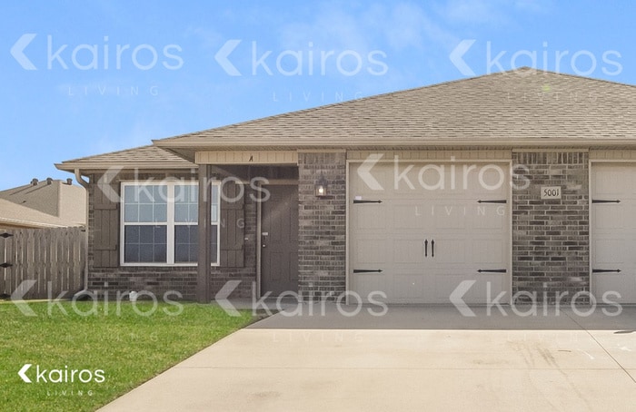 Photo - 5001 Thomas Street