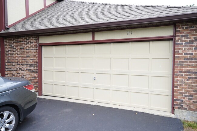 Building Photo - 361 Farnsworth Ct