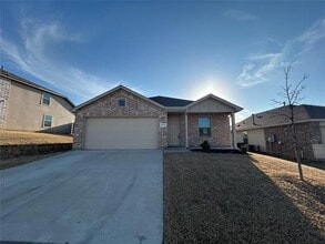 Building Photo - 8400 Fawn Creek Dr